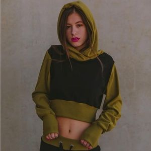 The Modern Vagabond Cropped Mogul Hoodie